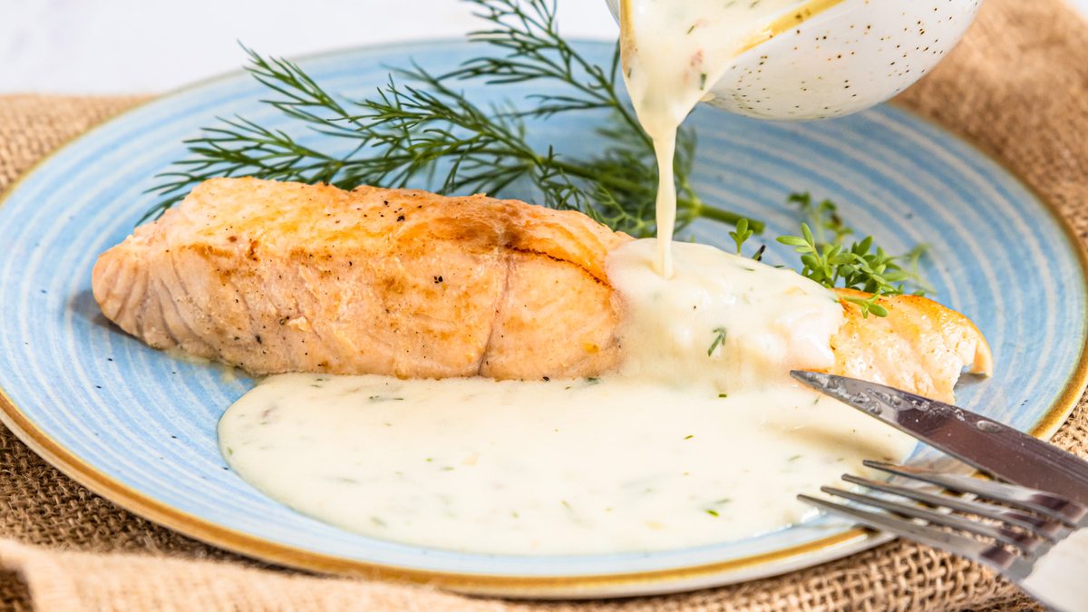 Soße zu gebratenem Lachs mit Honig & Senf: schmeckt so lecker!