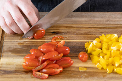 Tomaten halbieren