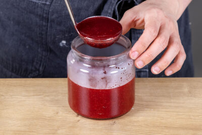 Beste Himbeermarmelade abfüllen
