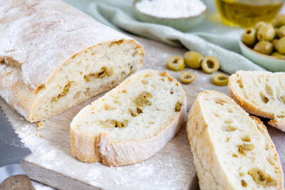 Ciabatta mit Oliven backen