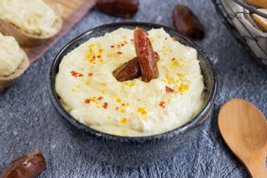Curry-Dattel-Dip