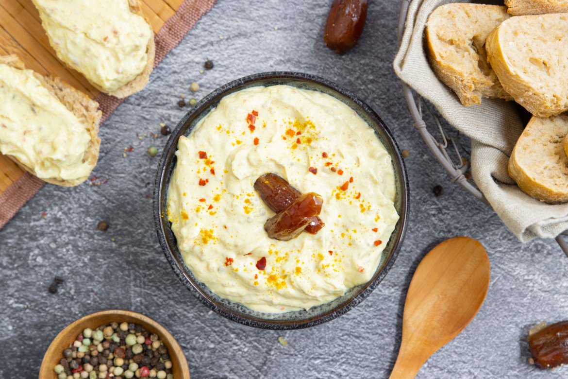 Curry-Dattel-Dip | Rezept Curry-Dattel-Dip | Rezept