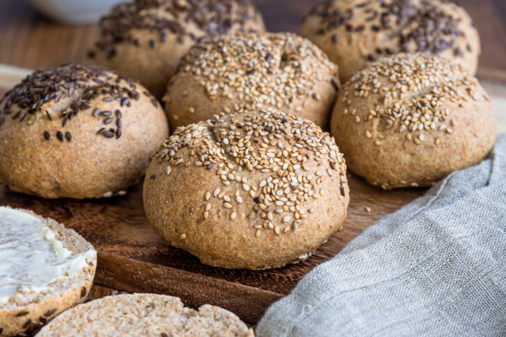 Dinkelvollkornbrötchen backen