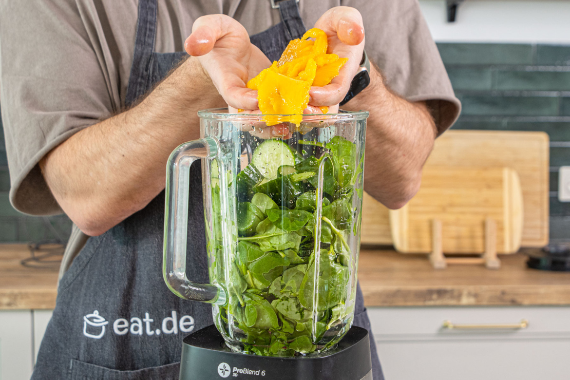 Grüner Smoothie mit Avocado | Rezept - eat.de