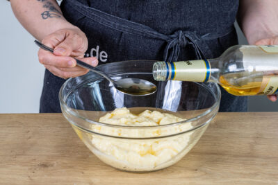 Rum zu Pudding geben