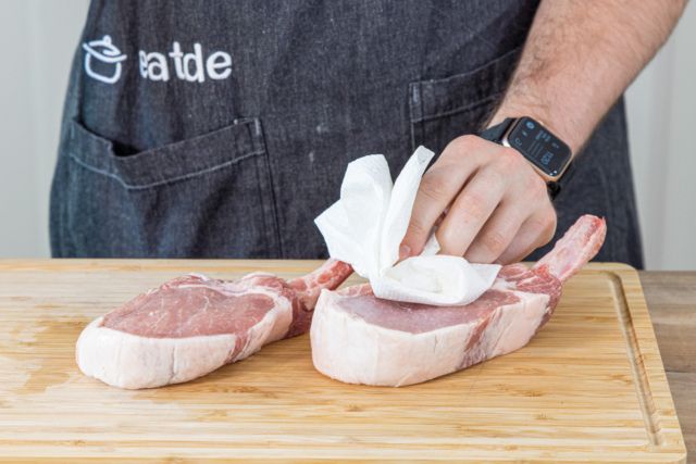 Kotelett braten: saftig & knusprig Kotelett braten: saftig & knusprig