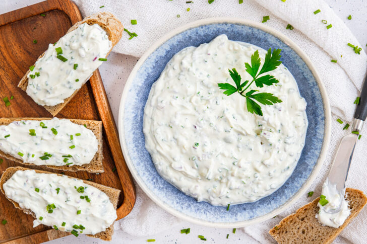 Kräuter-Dip mit Frischkäse