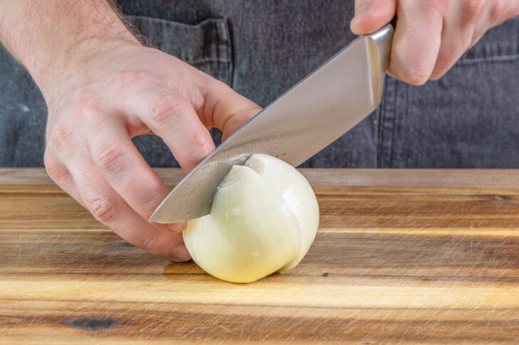 Zwiebel schneiden