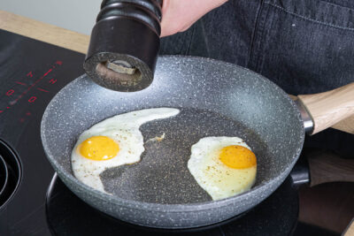 Spiegeleier braten