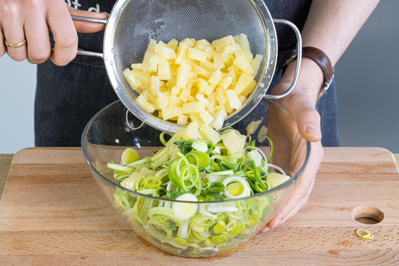 Lauchsalat mit Ananas | Rezept