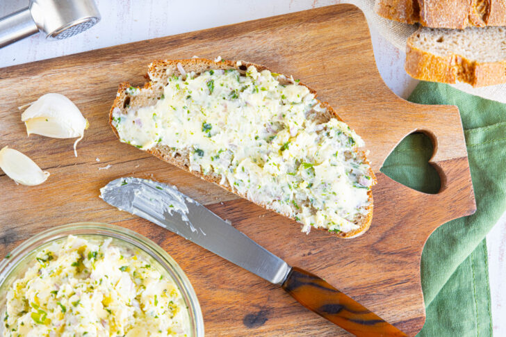 Omas einfache Kräuterbutter