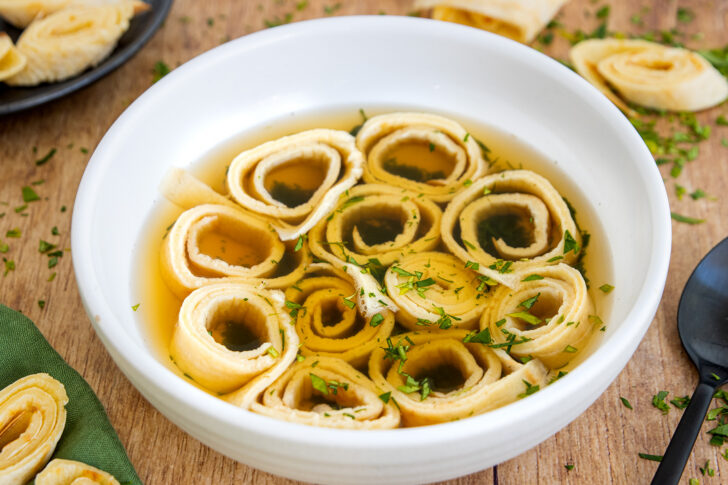 Pfannenkuchensuppe