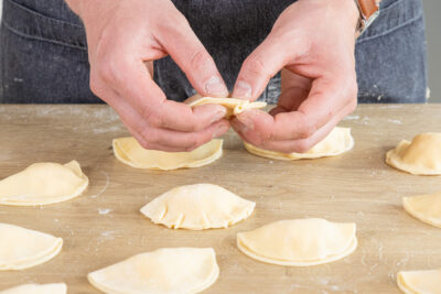 Piroggen verschließen