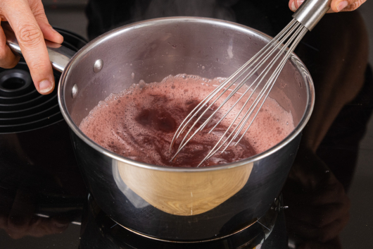 Puddingpulver einrühren