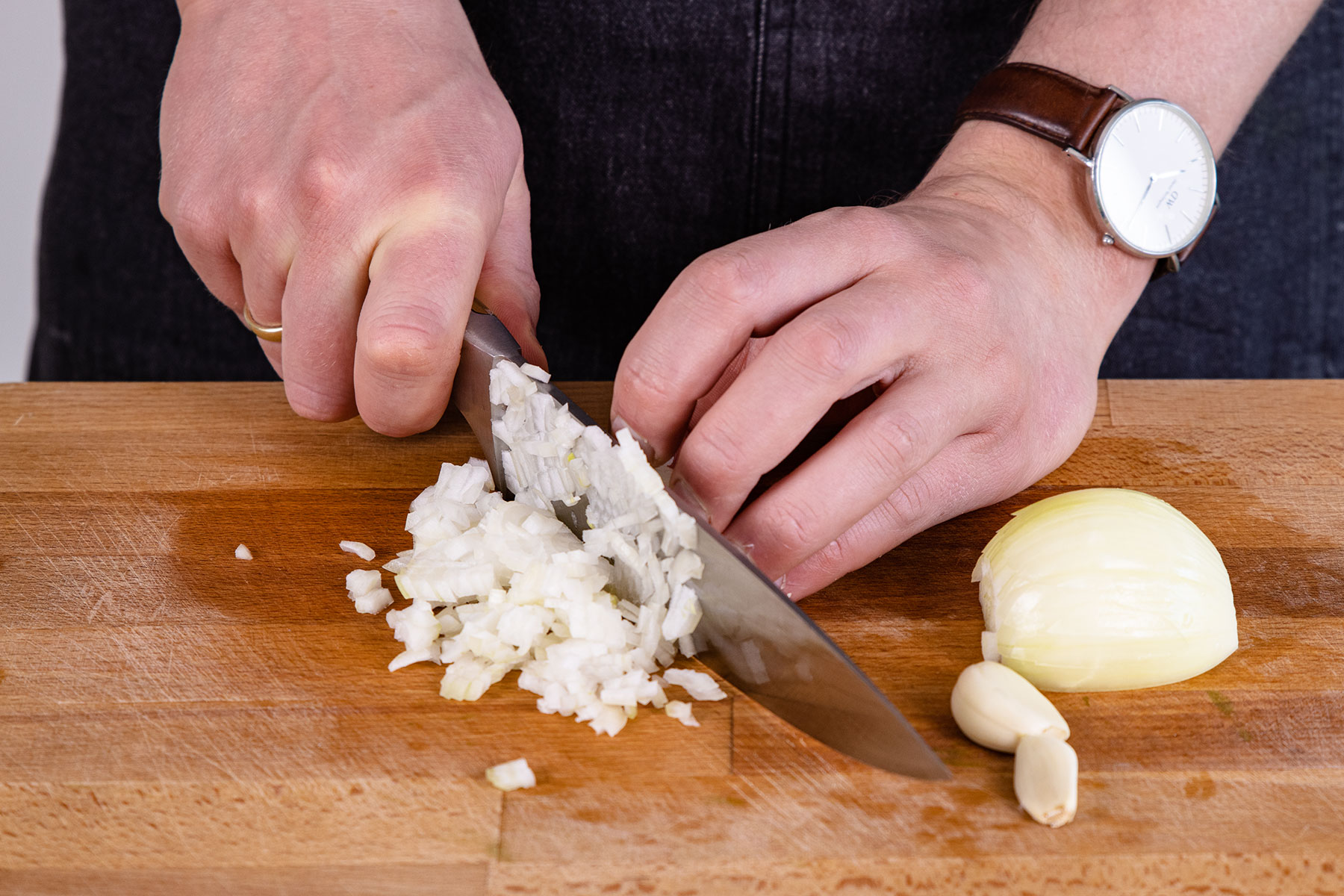 Knoblauch & Zwiebel schneiden