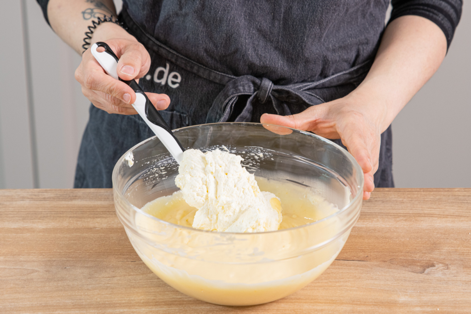 Zitronencreme-Dessert mit Joghurt im Glas | Rezept- eat.de