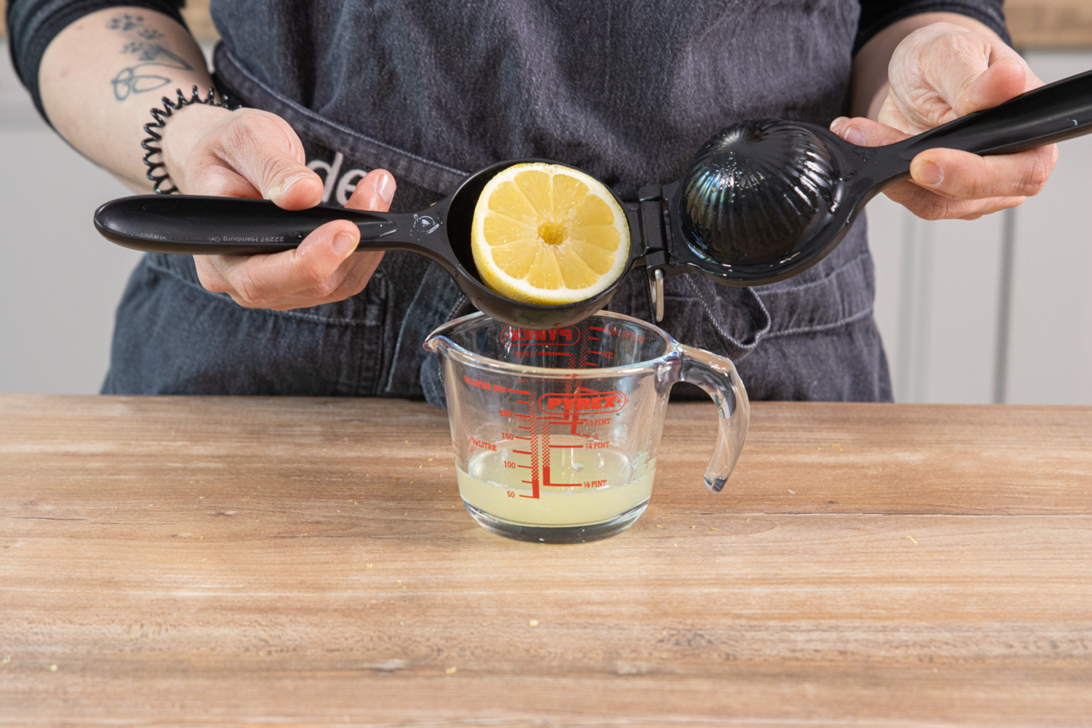 Zitronencreme-Dessert mit Joghurt im Glas | Rezept- eat.de