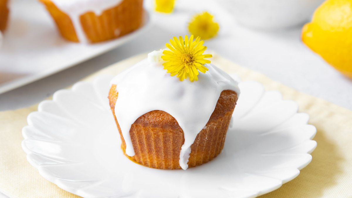 Saftige Zitronenmuffins: schnell & einfach | Rezept - eat.de