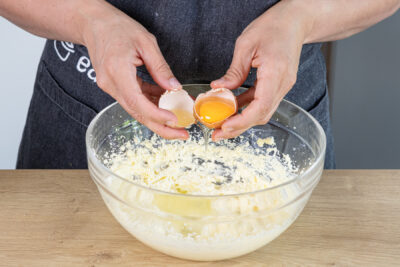 Eier dazugeben