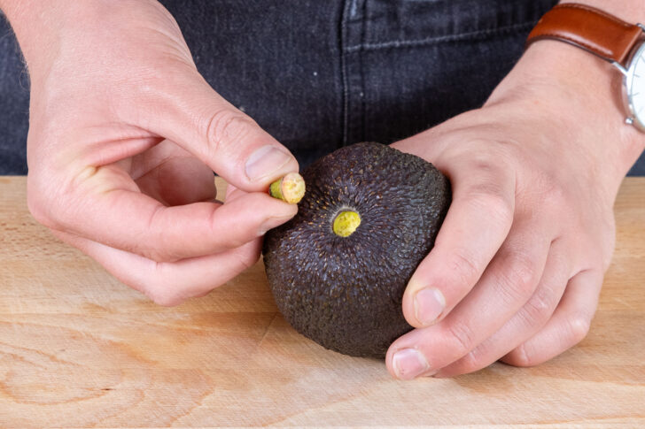 Avocadostrunk entfernen