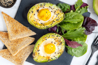 Avocado-Eier aus dem Backofen