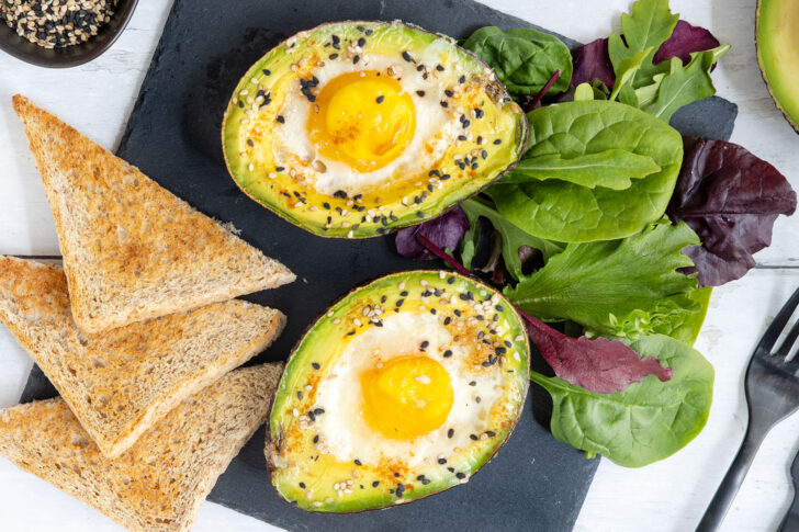 Avocado-Eier aus dem Backofen