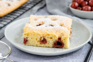 Blitzkuchen mit Sauerkirschen