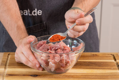 Schweinefleisch würzen