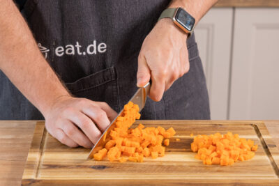 Karotte würfeln