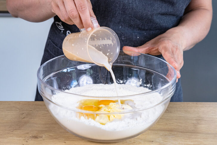 Hefemilch dazugeben