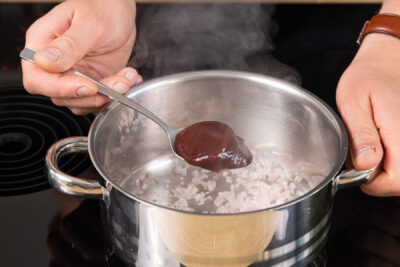 Marmelade dazugeben