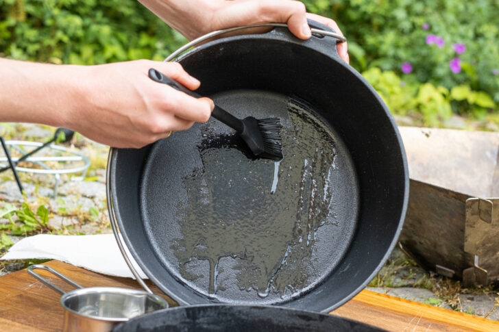 Dutch Oven einfetten