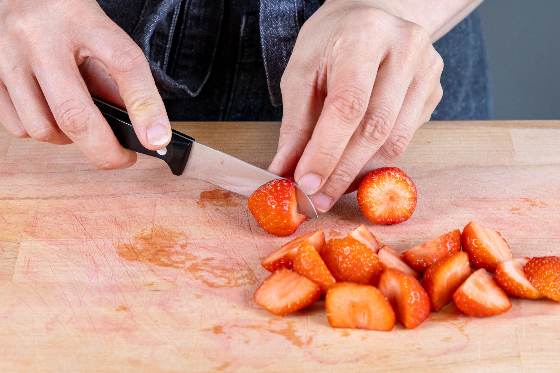 Erdbeeren schneiden