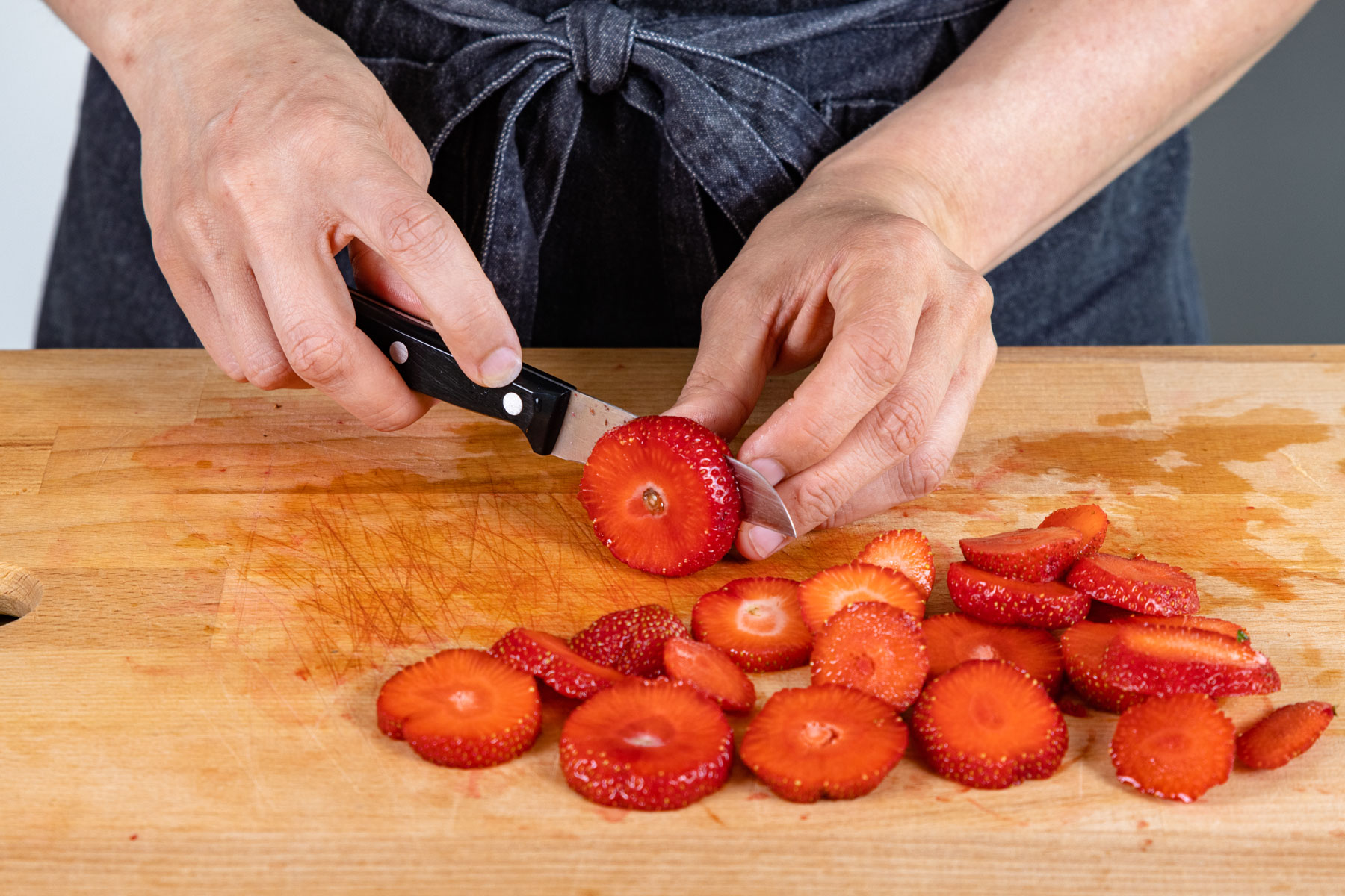 Erdbeeren schneiden