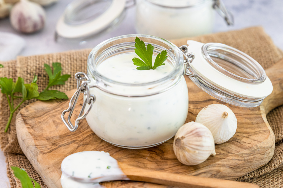 Joghurt-Knoblauch-Dip | Rezept- eat.de