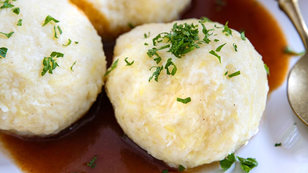 Klöße halb und halb | Rezept - eat.de