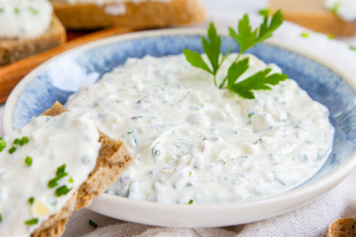 Kräuter-Dip mit Frischkäse