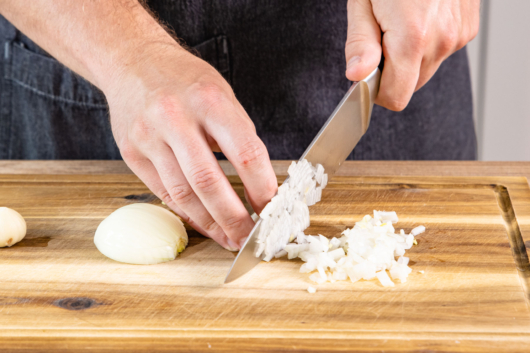 Zwiebel schneiden