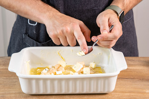 Butterflocken darauf verteilen