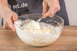 Sahne unterheben
