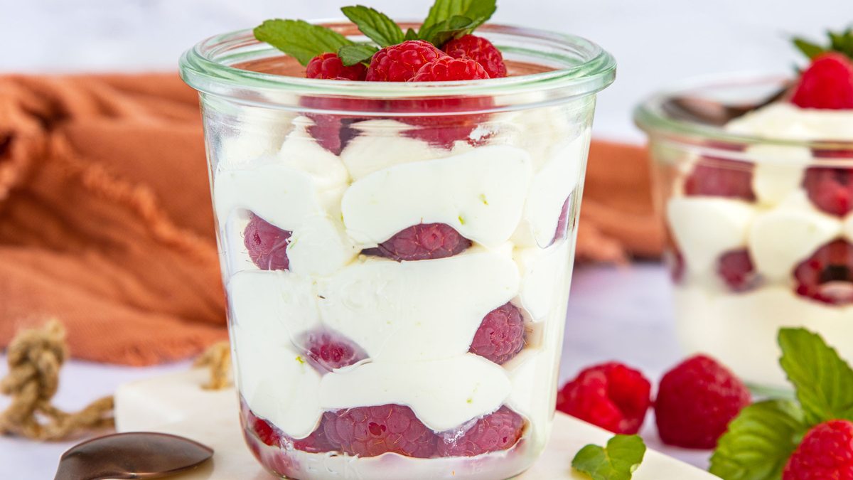 Mascarpone-Dessert mit Himbeeren | Rezept - eat.de