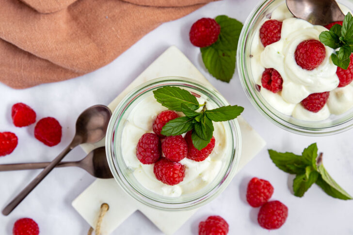Mascarpone-Dessert mit Himbeeren
