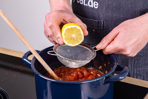 Zitronensaft dazugeben