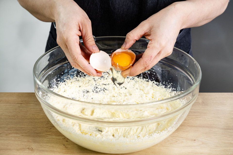 Omas saftiger Haselnusskuchen | Rezept