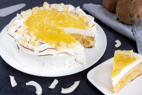 Fruchtige Piña-Colada-Torte