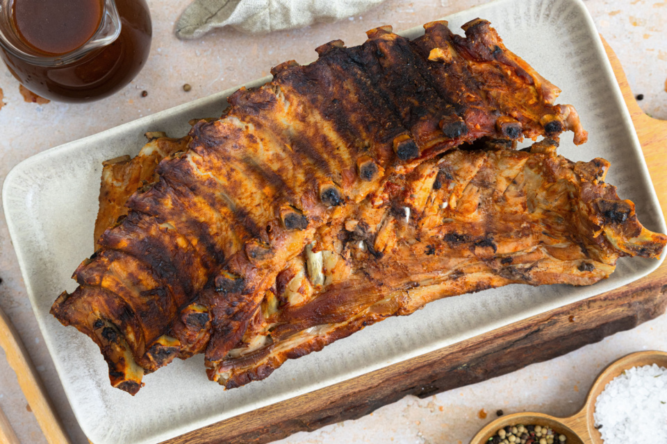 Rippchen aus dem Dutch Oven Rezept eat.de