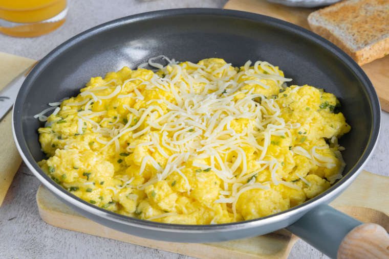 Rührei mit Käse | Rezept - eat.de Rührei mit Käse | Rezept - eat.de