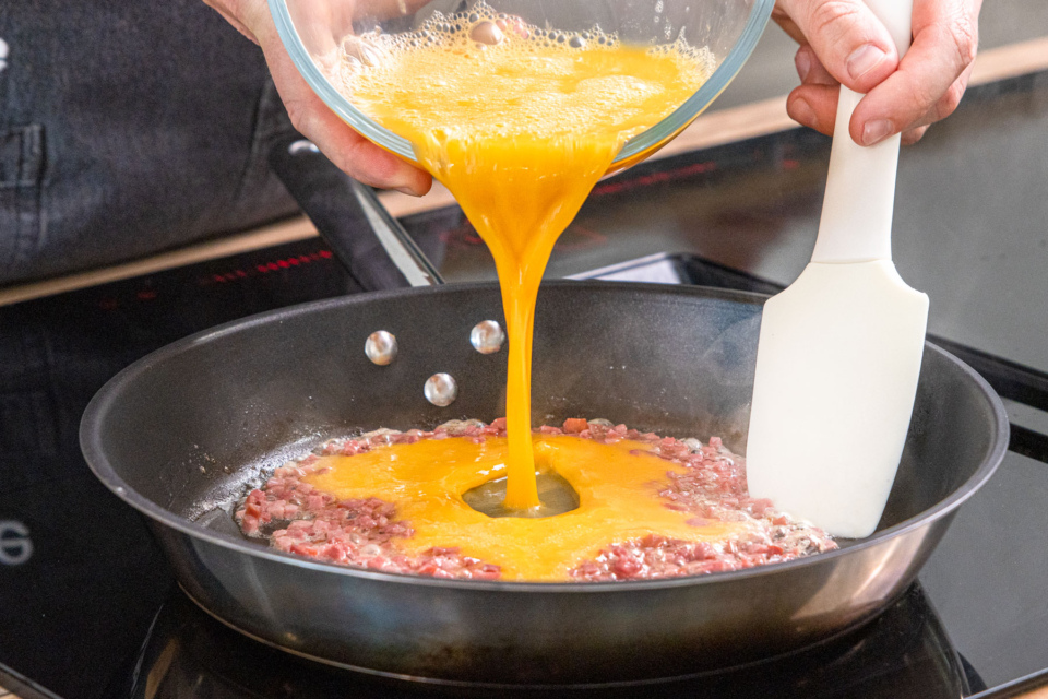 Rührei mit Speck | Rezept Rührei mit Speck | Rezept