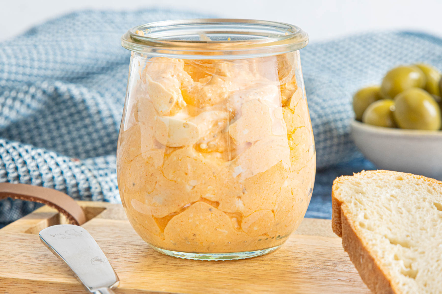 Schafskäse-Dip wie beim Griechen | Rezept Schafskäse-Dip wie beim Griechen | Rezept