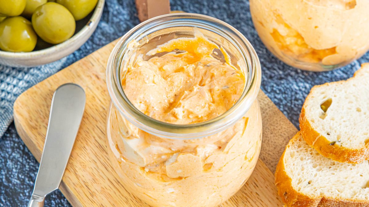 Schafskäse-Dip wie beim Griechen | Rezept - eat.de